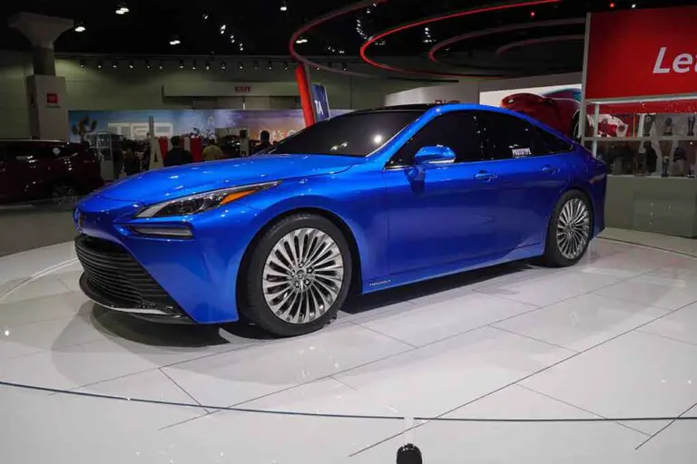 Hydrogen Fuel-Cell Powered Cars for 2022