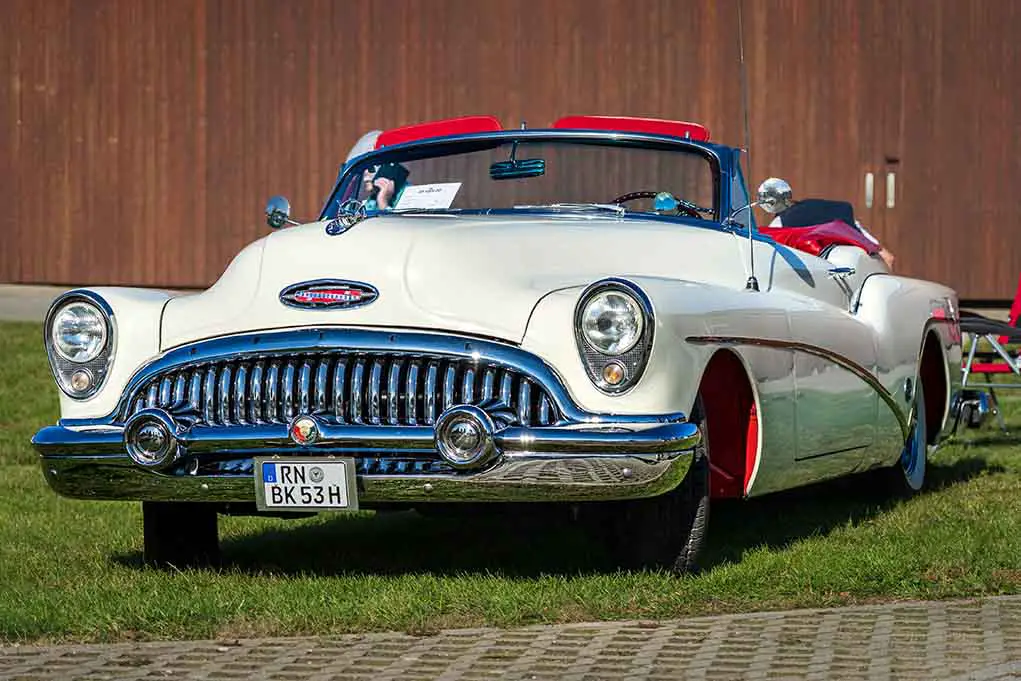 What Makes the '53 Buick Skylark Rare and Collectible?