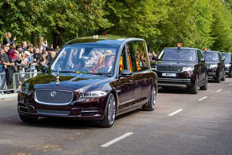 The History of the Hearse: From Horses to Jaguars