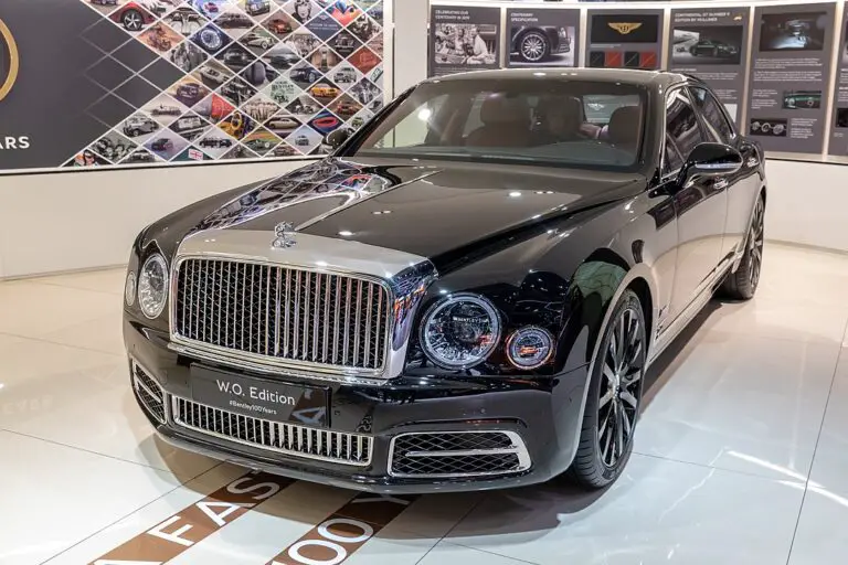 An Examination of the World’s Most Luxurious Cars