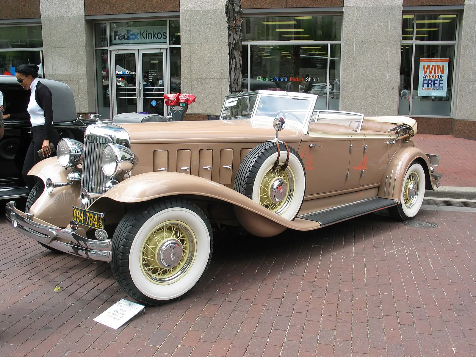 1932 Chrysler Imperial CL Custom 8