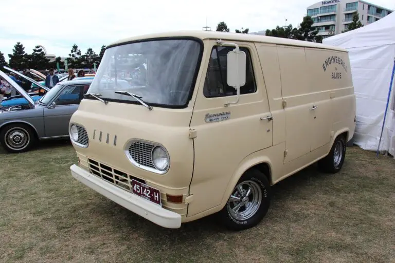 Unveiling the 1962 Ford Econoline: A Pioneer in Utility